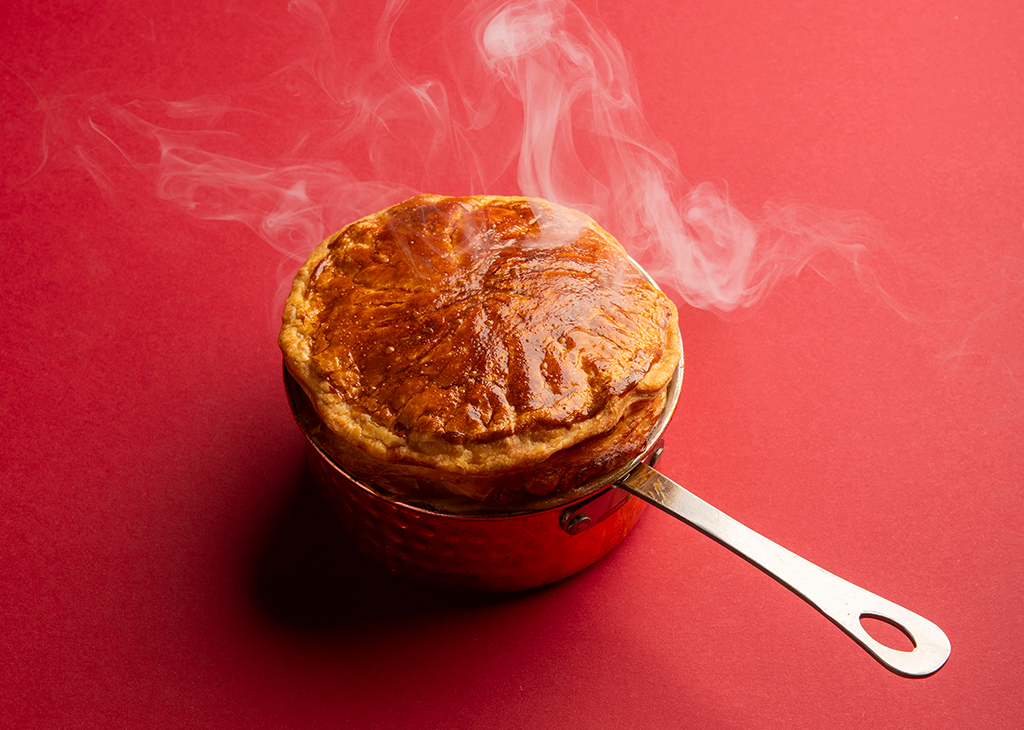 Rozgrzewające consommé truflowe w złocistej skorupce